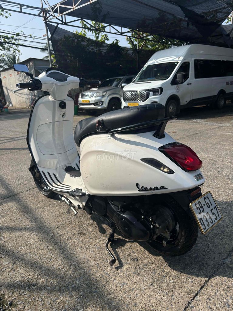 Белый спортивный костюм Piaggio Vespa 2015, 30 км