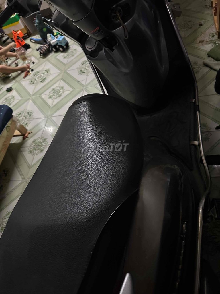 bà chị mua xe khác nên cần bán ạ. Mua bán Xe máy tại Quận Tân Bình Tp Hồ Chí Minh được đăng bởi gia phúc hình 2