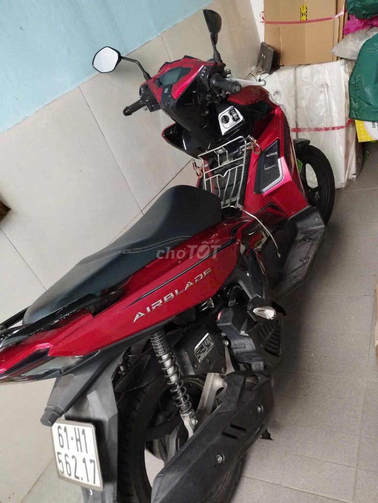 Honda Air Blade 2020 Đỏ Đen Xám 8.000 km. Mua bán Xe máy tại Thành phố Thủ Dầu Một Bình Dương được đăng bởi le thi thom hình 6