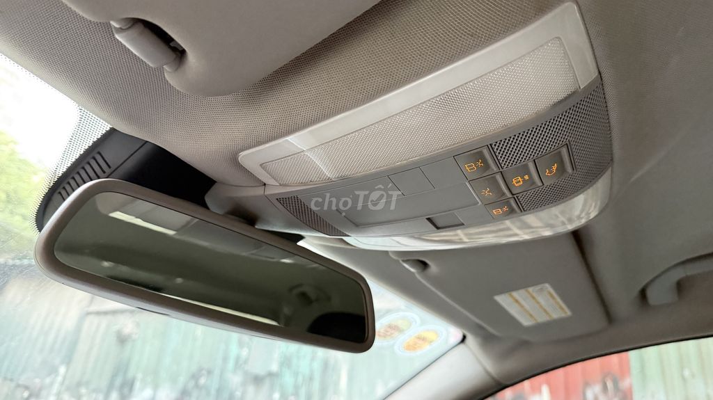 Mercedes-Benz C200 2011 Đỏ. Mua bán Ô tô tại Quận Tây Hồ Hà Nội được đăng bởi Nam hình 5