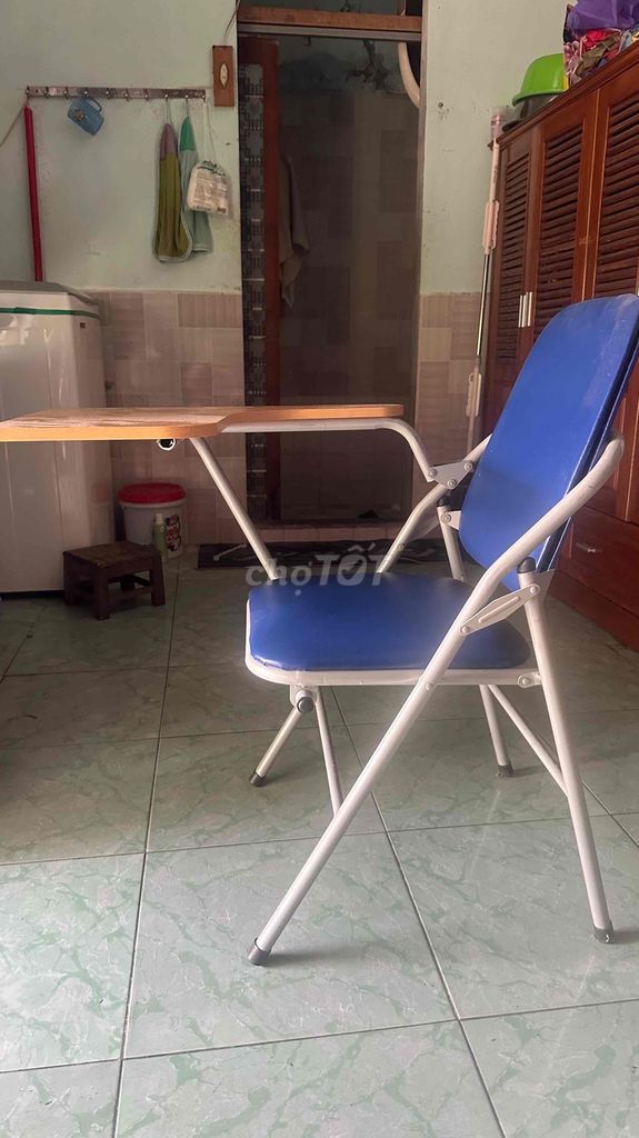 mới mua về con k chịu ngồi