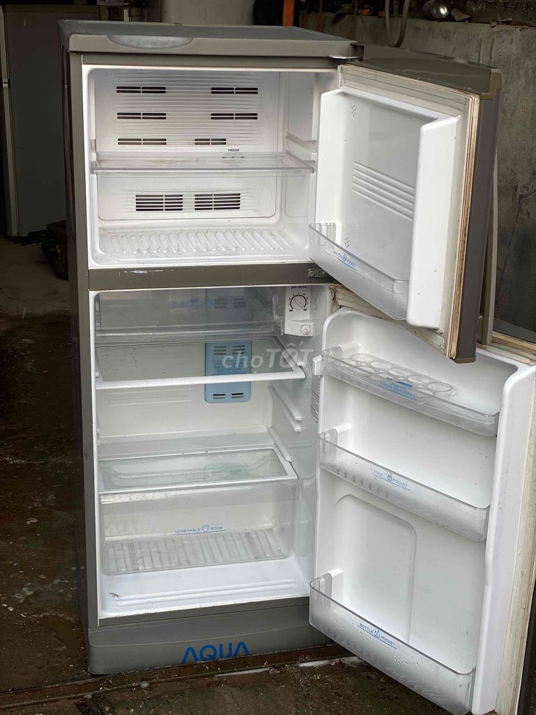 Tủ lạnh aqua 165L màu xám lướt