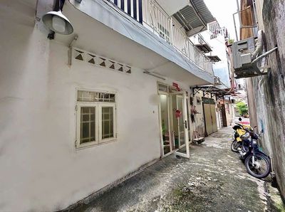 Hẻm xe hơi Lạc Long Quân, Q11 - 2 tầng - 7m6 x 4m - chỉ 3.65 tỷ. Mua bán nhà ở tại Quận 11 Tp Hồ Chí Minh được đăng bởi Linh Phương
