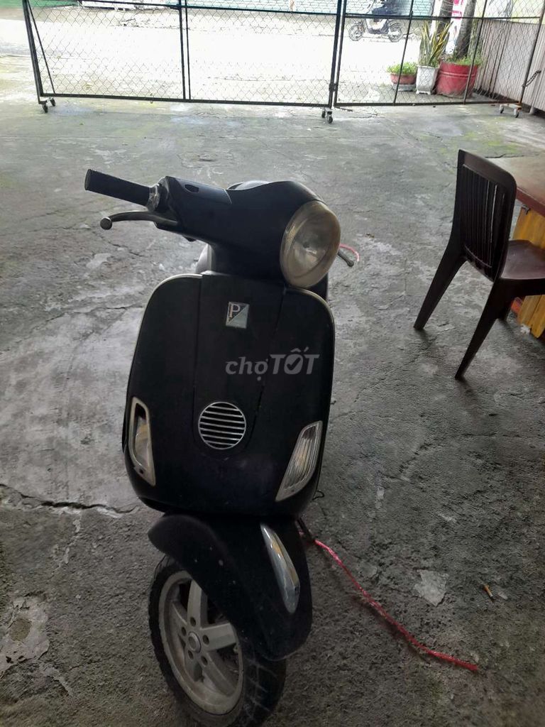 Xe vespa màu đen xe chạy bình thường ít xăng. Mua bán Xe máy tại Thành phố Biên Hòa Đồng Nai được đăng bởi Hùng Mạnh Nguyễn hình 2