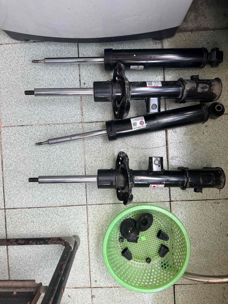 phuộc santafe dầu cc2021 from cũ tháo xe. Mua bán Phụ tùng xe tại Quận Hoàng Mai Hà Nội được đăng bởi Nguyễn Thị Minh Hợi hình 1