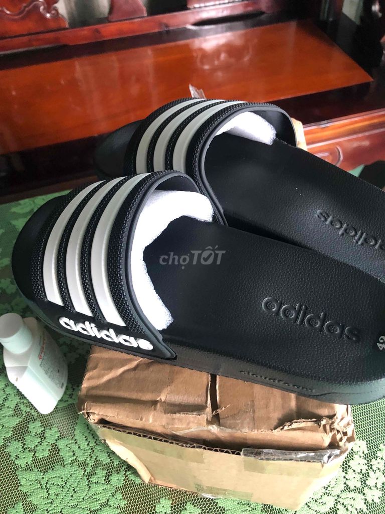 Dép Adidas Nam Đen trắng size 42. Mua bán Giày dép tại Quận Ô Môn Cần Thơ được đăng bởi tribui hình 1