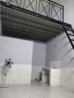 Room 10 m² · Đường Lê Văn Lương