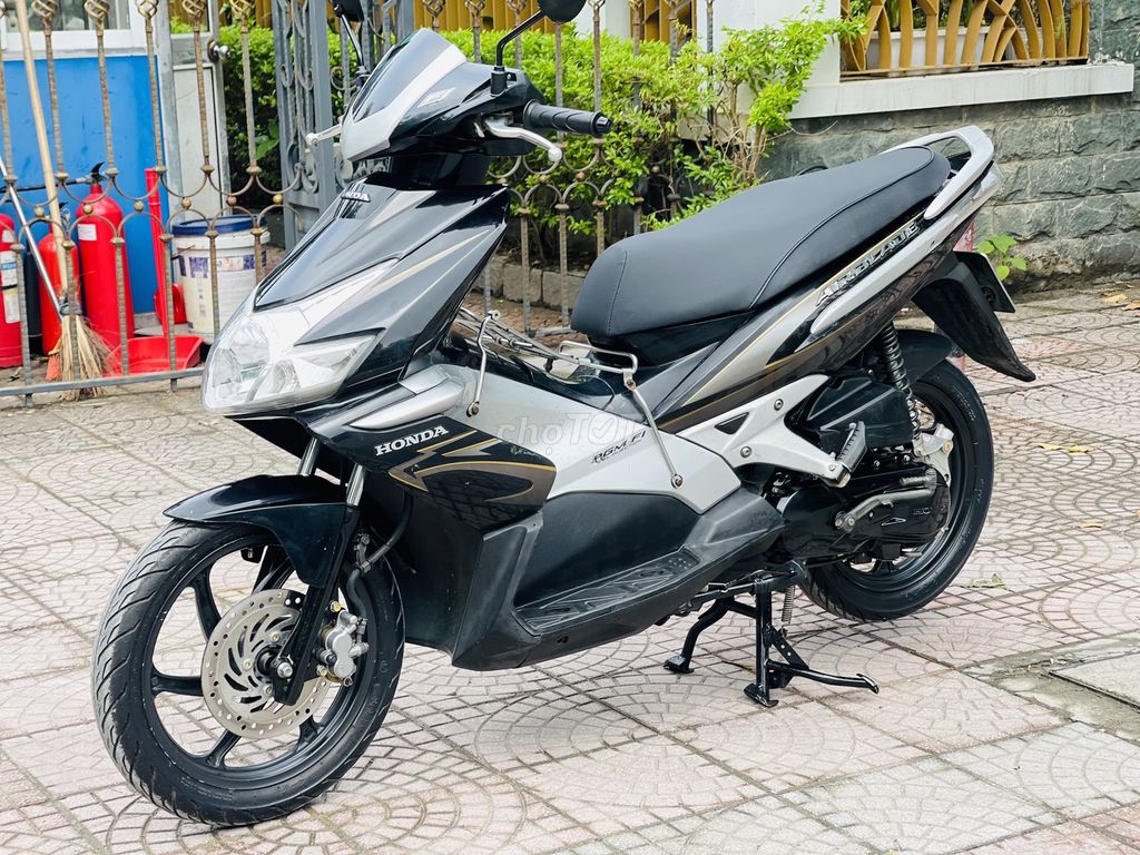 Honda Air Blade черный, серебристый 110fi, ханойские номера