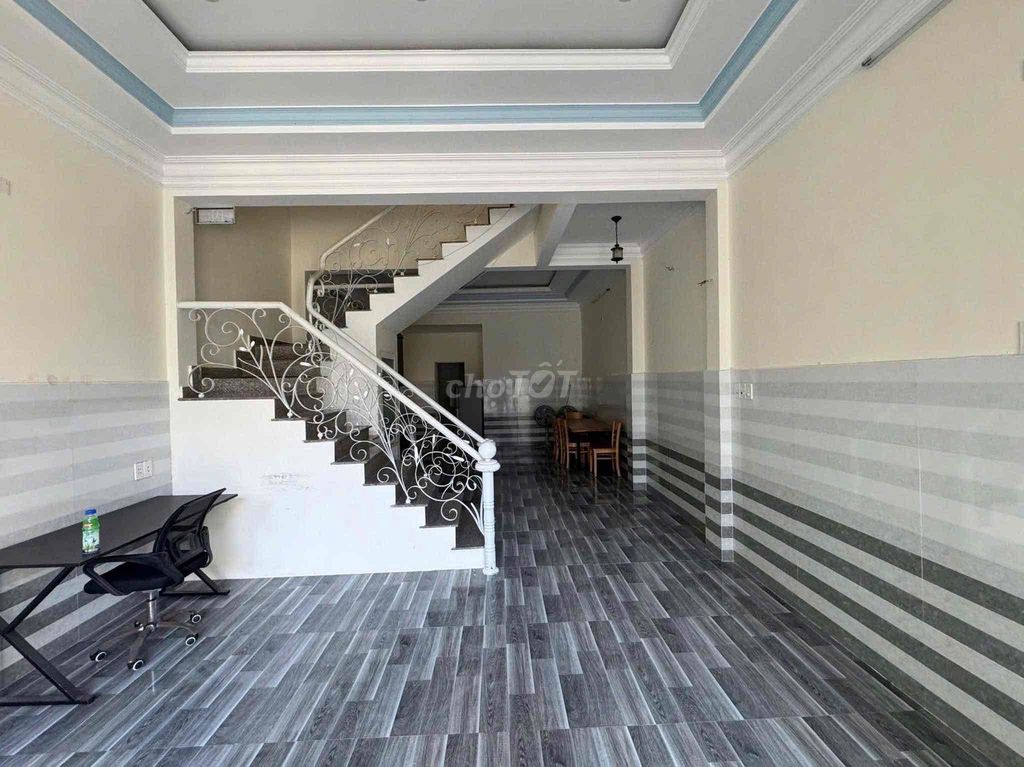 Аренда · 3 комн. · 90 м² · Quận Sơn Trà, ул. Đường Nam Thọ 4