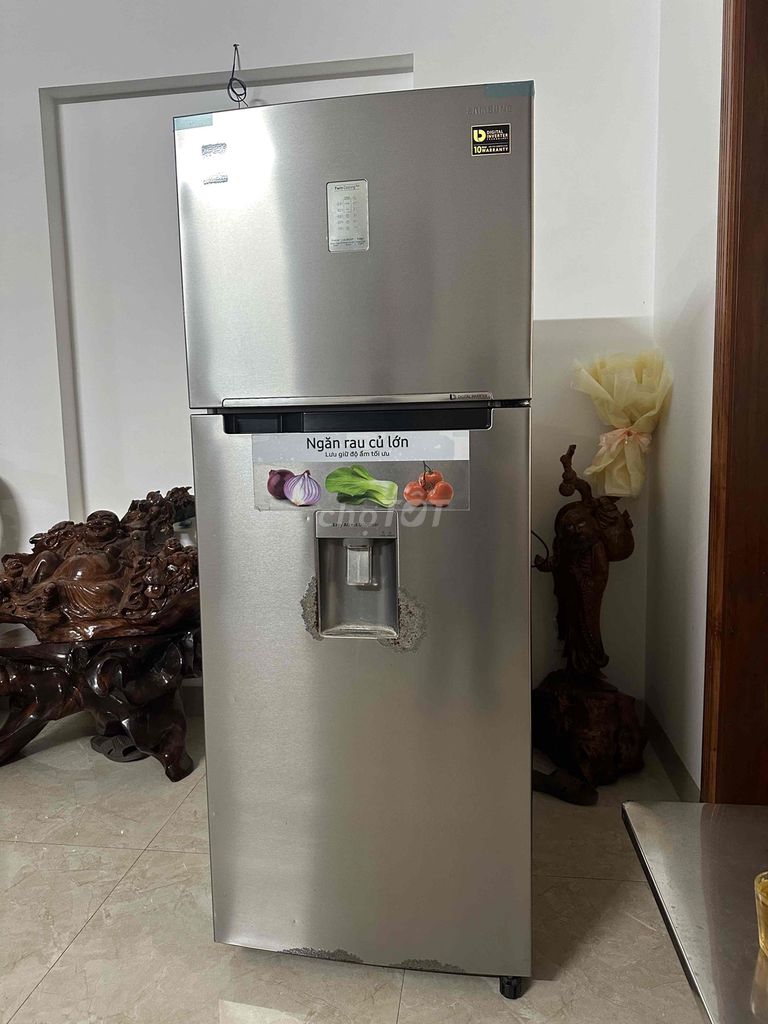 Tủ lạnh Samsung Bạc ngăn rau củ lớn. Mua bán Tủ lạnh tại Thành phố Buôn Ma Thuột Đắk Lắk được đăng bởi Loan Phạm hình 1
