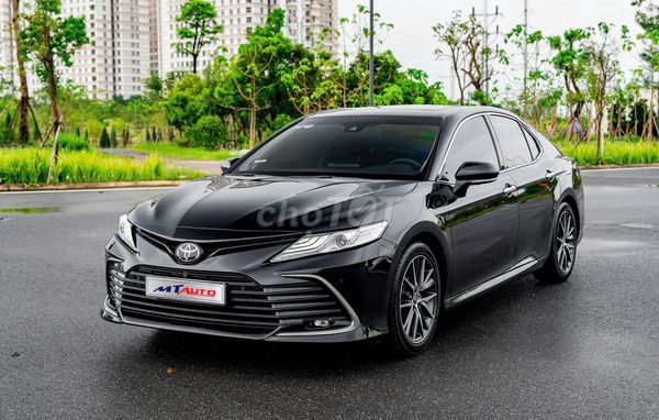 Toyota Camry 2.5Q 2022