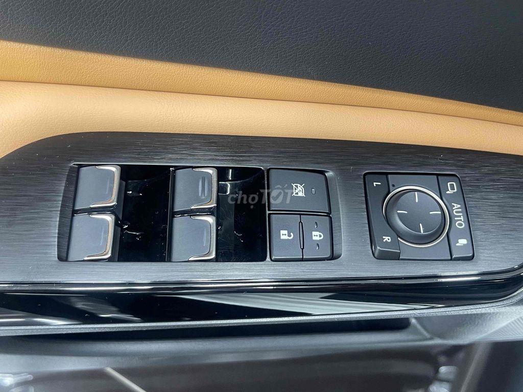 Lexus ES 2023 300h - 20000 km. Mua bán Ô tô tại Quận 1 Tp Hồ Chí Minh được đăng bởi Phan Quốc Lexus hình 8