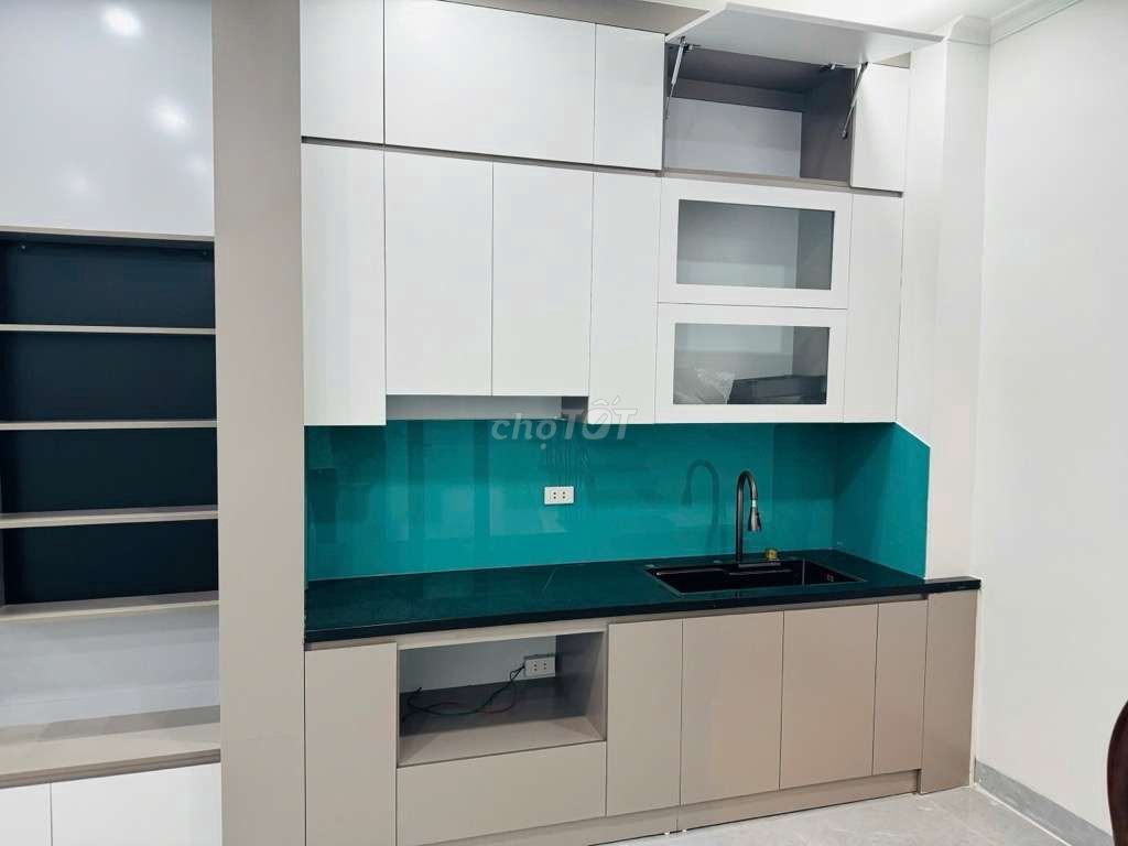 BÁN NHÀ LƯƠNG THẾ VINH NGUYỄN TRÃI - NHIỀU TIỆN ÍCH, 40 M2, NHỈNH 5 TỶ