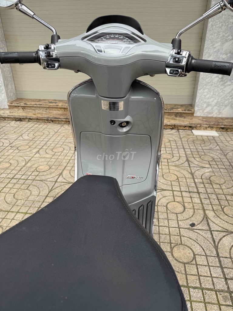 Piaggio Vespa Sprint 125 2022 Xám xi măng 4119 km. Mua bán Xe máy tại Quận Tân Phú Tp Hồ Chí Minh được đăng bởi trọng đức  hình 2