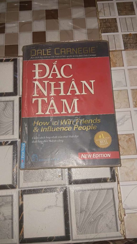 Sách Đắc Nhân Tâm Dale Carnegie. Mua bán Sách tại Quận 6 Tp Hồ Chí Minh được đăng bởi Y Pha Lam hình 1