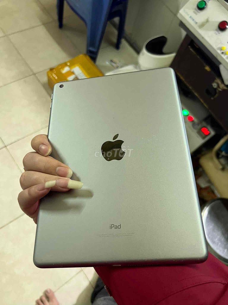 mình bán ipad gen 6 wifi 32gb