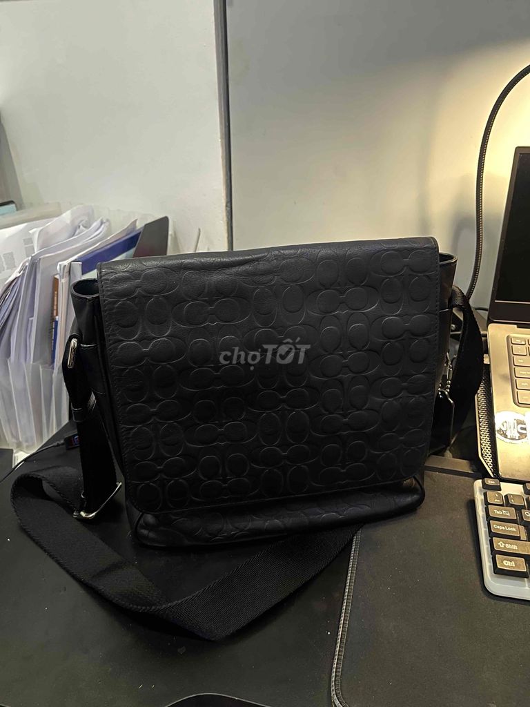 Túi đeo chéo Coach Signature Map Bag Da Đen Cũ. Mua bán Túi xách tại Quận Long Biên Hà Nội được đăng bởi T hình 1