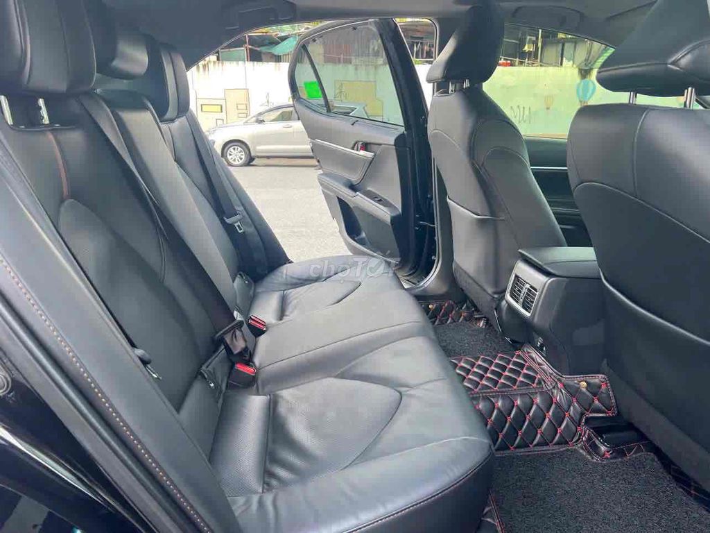 Toyota Camry 2.5Q sx 2022 màu đen siêu nét. Mua bán Ô tô tại Quận Cầu Giấy Hà Nội được đăng bởi Cao Quý hình 16