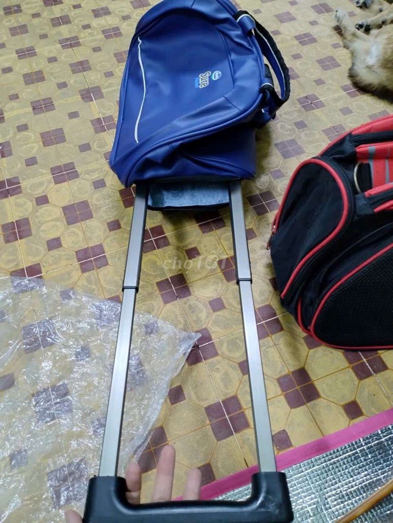 Túi du lịch Da Vải dù Xanh Đỏ Nhỏ Vừa. Mua bán Túi xách tại Quận 8 Tp Hồ Chí Minh được đăng bởi Vi Nguyễn  hình 1