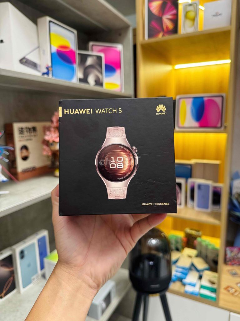 Huawei Watch 5 42mm Thép Lưng Gốm. Mua bán Thiết bị đeo thông minh tại Thành phố Thủ Đức Tp Hồ Chí Minh được đăng bởi ChungStore2 hình 1