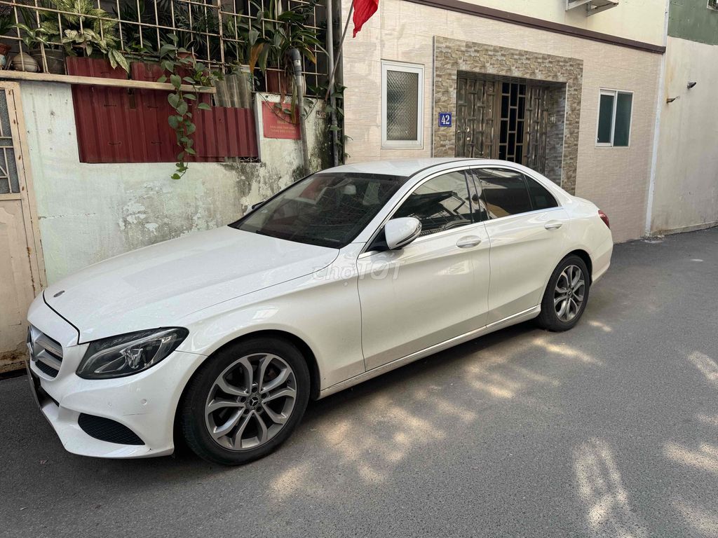 Mercedes-Benz C200 2018 Trắng 65000 km. Mua bán Ô tô tại Quận Ngô Quyền Hải Phòng được đăng bởi nguyễn thức hình 2