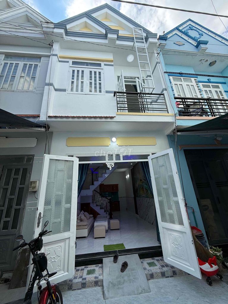 mình cần bán nhà 1 trệt 1 lầu gần chợ bà điểm/ giá hơn 1 tỷ