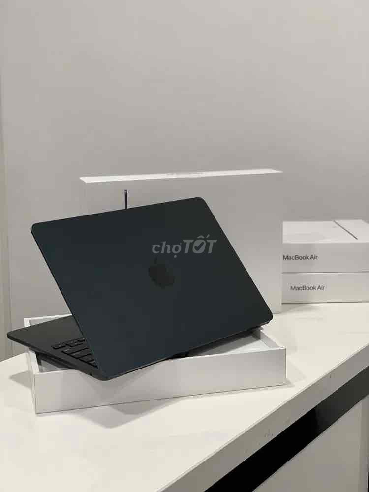 Macbook Air M2 Chính Hãng (Góp 0%)