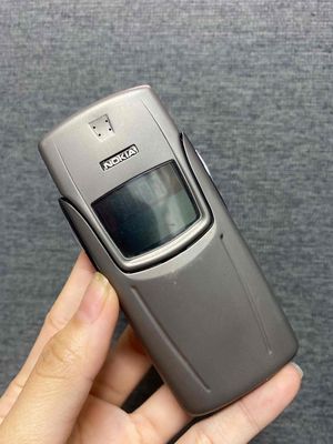 Nokia 8910i vỏ titan còn đẹp