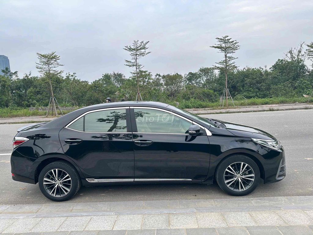Toyota Corolla Altis 2019 1.8G Đen. Mua bán Ô tô tại Thành phố Hà Tĩnh Hà Tĩnh được đăng bởi Vĩnh Trung hình 4