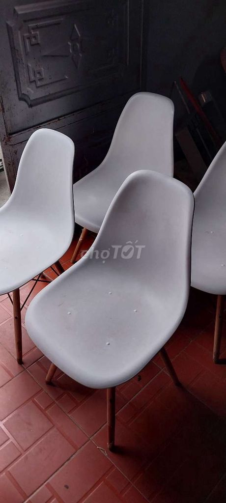Ghế Nhựa Gỗ màu Trắng. Mua bán Bàn ghế tại Quận Dương Kinh Hải Phòng được đăng bởi Trần Nhất hình 1