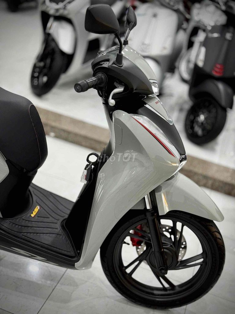 Sh160i 2023 ABS Odo8k Lướt chính chủ 🔥🔥. Mua bán Xe máy tại Thị xã Phú Mỹ Bà Rịa - Vũng Tàu được đăng bởi Cửa Hàng Xe Máy Phú Mỹ hình 6