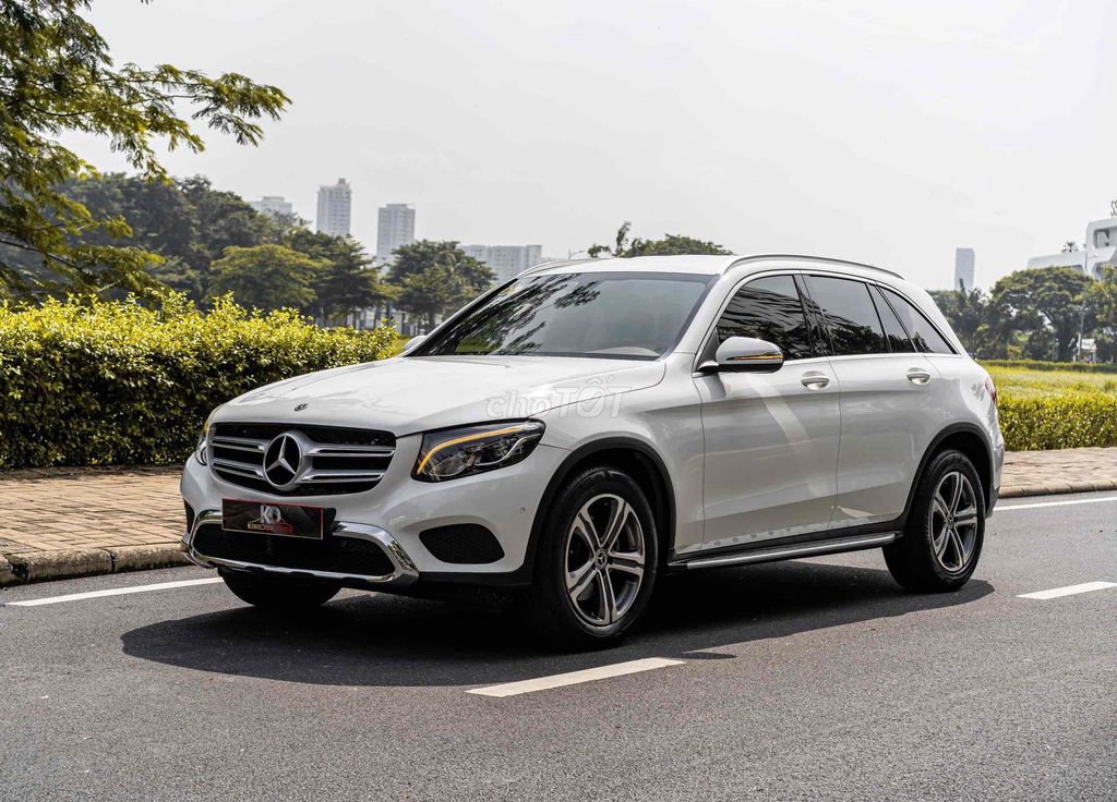 GLC200 Sx 2019 màu trắng nội thất nâu đẹp xuất sắc. Mua bán Ô tô tại Quận 7 Tp Hồ Chí Minh được đăng bởi Dương Phương hình 2
