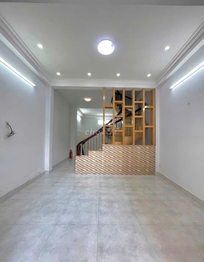 Дом в переулке с авто, Nguyen Kiem, Phu Nhuan, 3 этажа, 3 спальни, 48м2