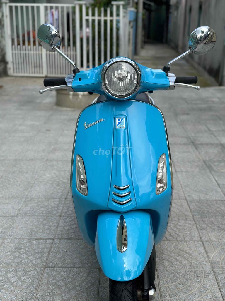 Vespa primavera xanh siêu đẹp nợ xấu đưa trước 7tr