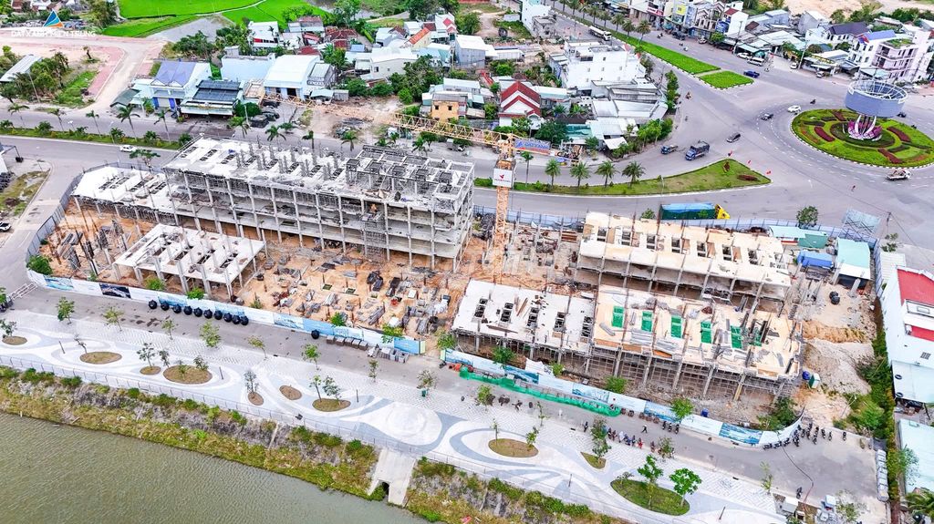 Nhà 5 tầng đường hùng vương -tp quy nhơn giá rẻ nhất khu vực,hàng hiếm Nhà 5 tầng đường hùng vương -tp quy nhơn giá rẻ nhất khu vực,hàng hiếm