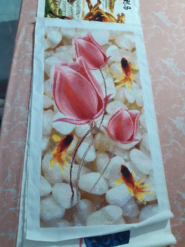 tranh thêu hoa tulips nghệ thuật