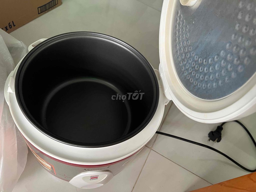 Thanh lý nồi cơm điện Comet CM8016