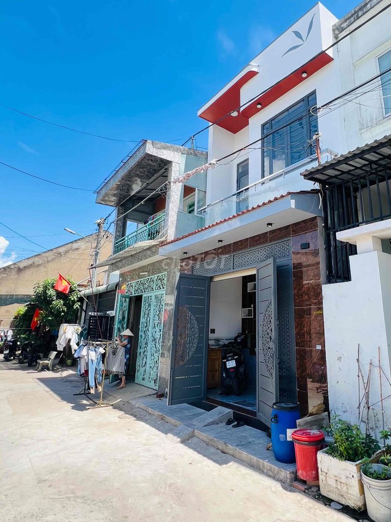 bán nhà 1 lầu 1 trệt. P Dĩ An