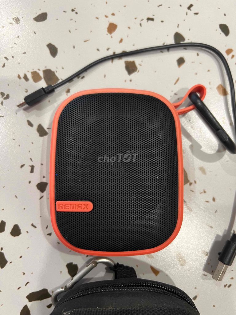 Loa Bluetooth Remax Di động Cam Đen. Mua bán Tivi, Âm thanh tại Quận Gò Vấp Tp Hồ Chí Minh được đăng bởi Nhu Vinh hình 1