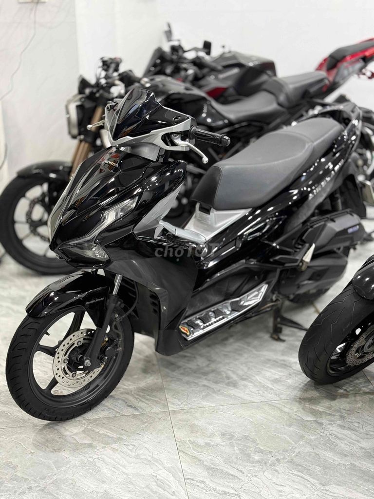 Honda Air Blade, черный, 4 клапана, первоначальный взнос 8 млн
