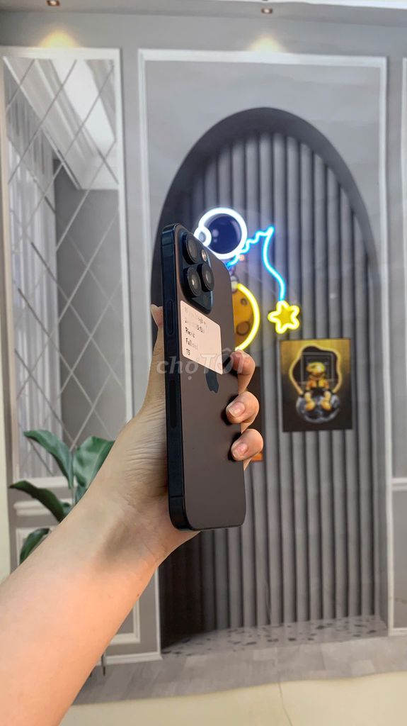 iPhone 15 Pro Max 256GB full chức năng. Mua bán Điện thoại tại Quận Bắc Từ Liêm Hà Nội được đăng bởi Cửa hàng Bính Táo hình 1