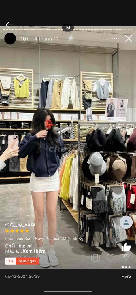 Áo khoác Nữ Xanh Navy Size M. Mua bán Quần áo tại Quận Nam Từ Liêm Hà Nội được đăng bởi Hương QUỲNH hình 1