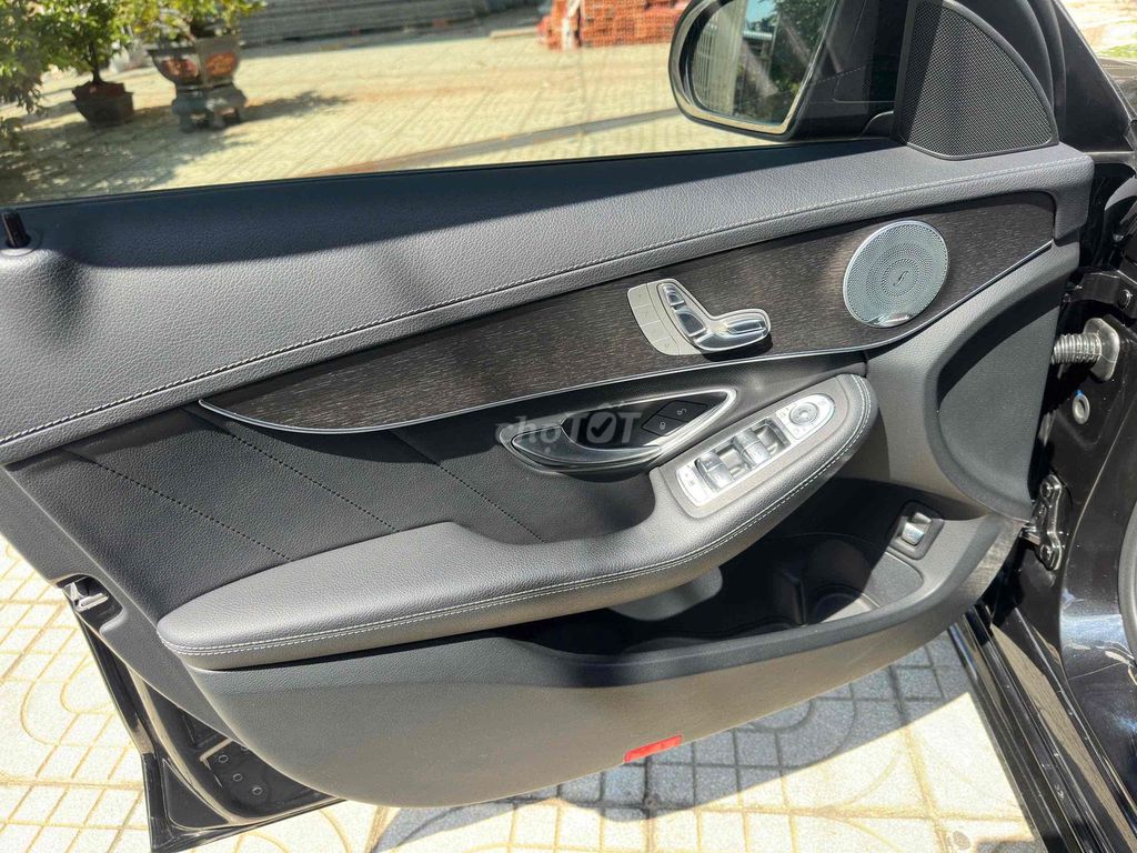 Mercedes-Benz C300 AMG 2019 Đen 58.000km. Mua bán Ô tô tại Quận 7 Tp Hồ Chí Minh được đăng bởi Hoàng Anh Tuấn hình 7