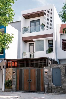 NHÀ 3 TẦNG MỚI – TRANG BỊ CAO CẤP – GIÁ TỐT TẠI ĐÀ NẴNG. Mua bán nhà ở tại Quận Cẩm Lệ Đà Nẵng được đăng bởi thanh thiết