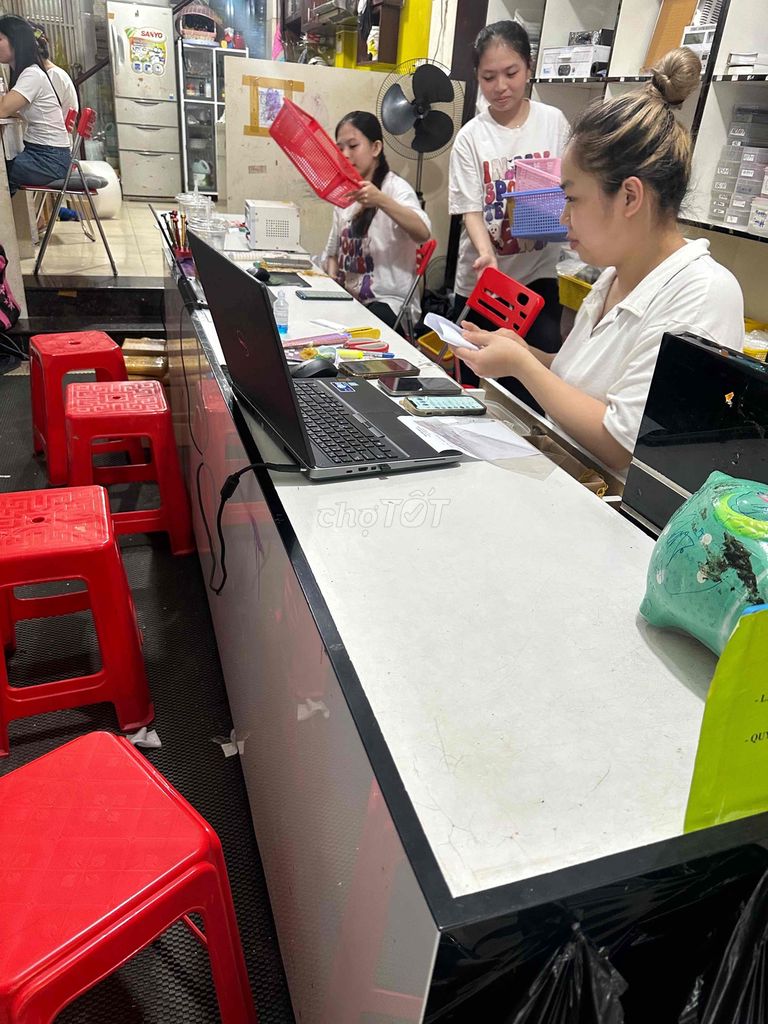 https://cdn.chotot.com/DMVOT1uRM0au6WzBrjv-_pcOMvZF5S52WcwrWfj05y8/preset:view/plain/e488da44e9dc2be1f91dc91830aa4d5d-2916837844523328726.jpg