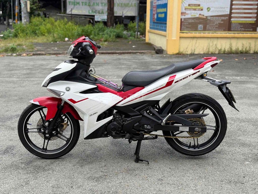 Возбудитель Yamaha 150 2017 белый, красный
