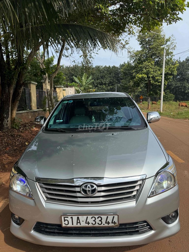 Toyota Innova 2012 E