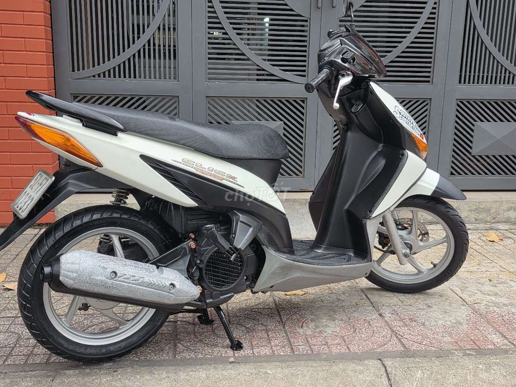Honda Click 110 2010 белый. Номер Tp
