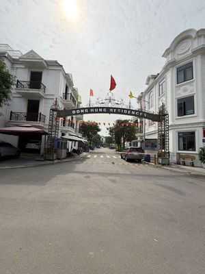 Nhà phố hoàn công mặt tiền Đông Tác kdc Đông Hưng gần BigC chợ Dĩ An