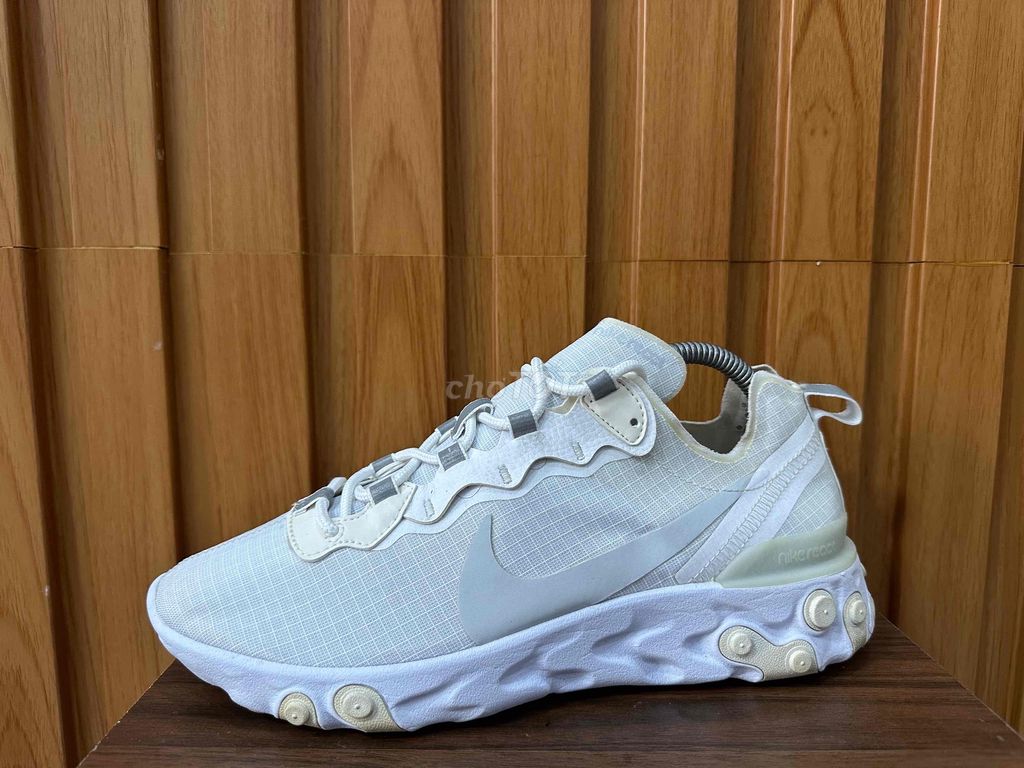 Giày Nike chính hãng size 41 mới cứng zin 98%